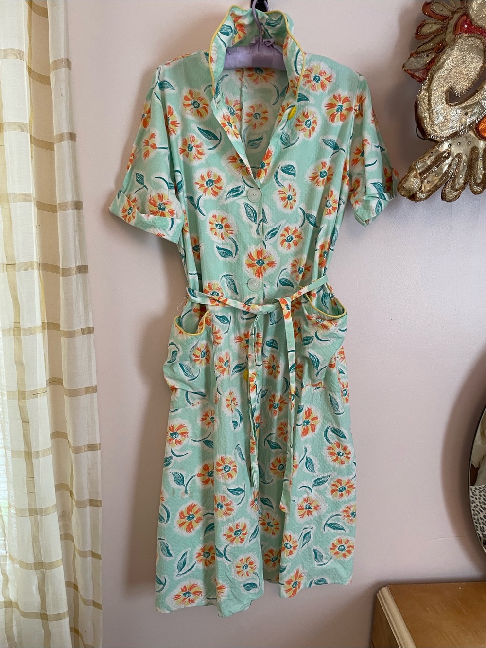 1940s Floral Shirt Dress/House dress/Robe Mint Cotton Floral w Yellow Trim XL